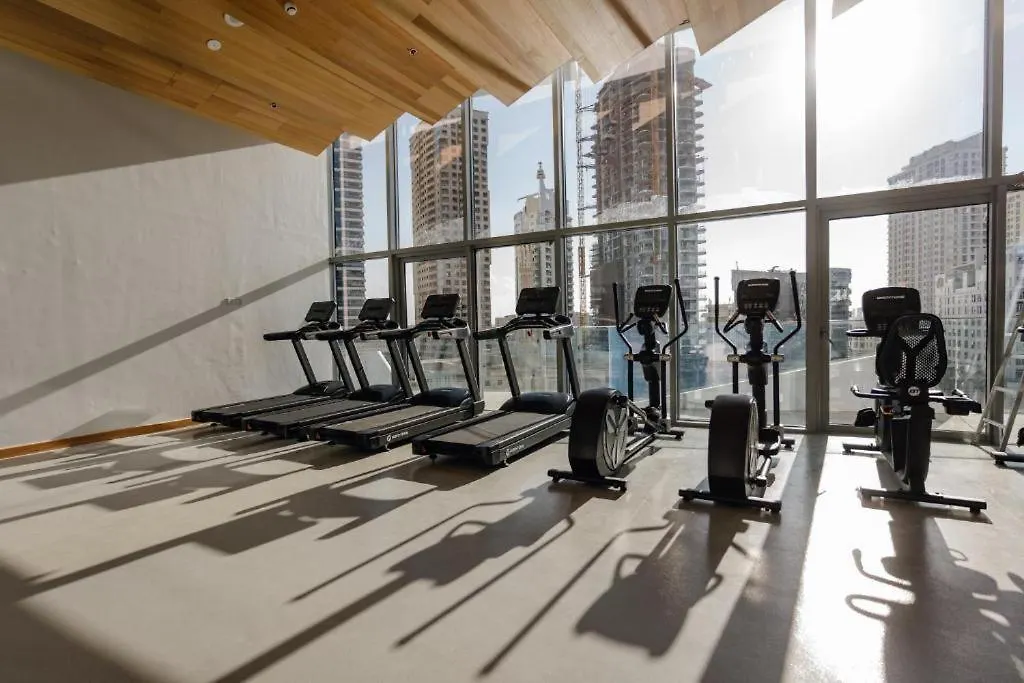 Chic Waterfront Escape With Stunning Views In Stella Maris, Dubai Marina Apartment