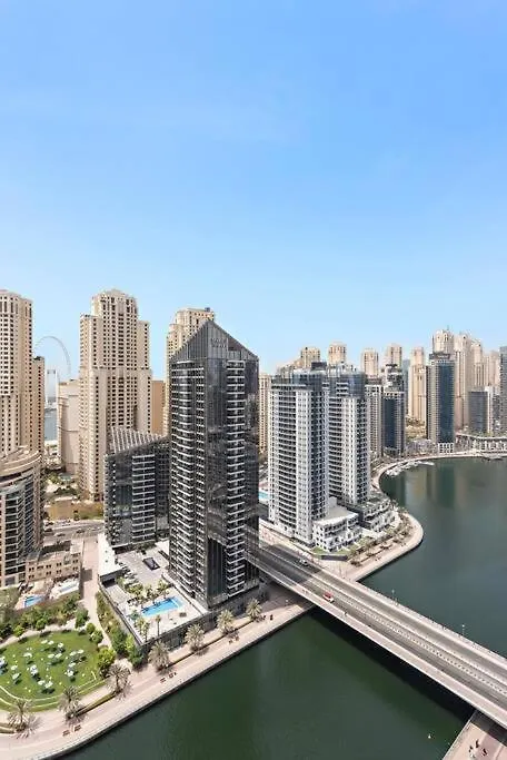 Chic Waterfront Escape With Stunning Views In Stella Maris, Dubai Marina Appartement
